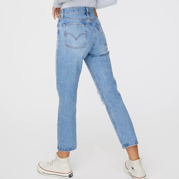 Levi’s Premium Denim Wedgie Straight Distressed Jeans size 26 - Picture 3 of 16